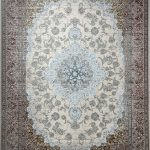 فرش ماشینی خاطره کویر کاشان-کد طرح 3103-رنگ سیلور حاشیه لاکی-1200شانه-3600تراکم